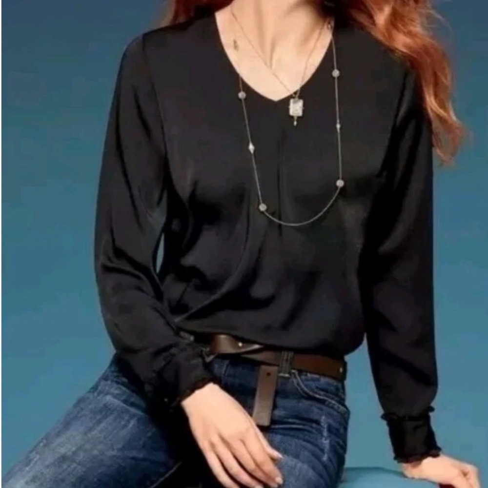 Cabi Classic Blouse Black V-Neck Long Sleeve Ruffle Cuff Blouse‎ 3599 Womens XS